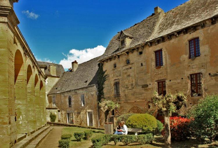Petite Maison En Pierre Au Coeur Du Perigord Noir Proche De Sarlat Et Rocamadour Salignac Eyvigues Exterior foto