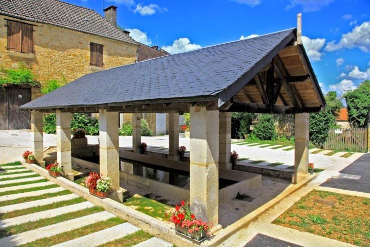 Petite Maison En Pierre Au Coeur Du Perigord Noir Proche De Sarlat Et Rocamadour Salignac Eyvigues Exterior foto